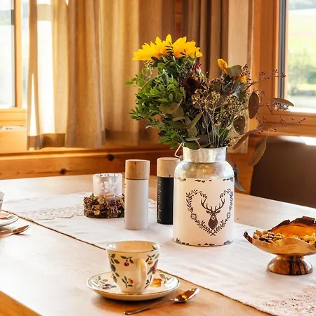 Chalet-wasserblick 度假居 *