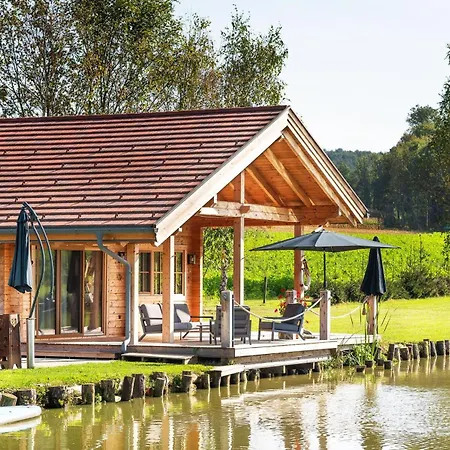 Chalet-wasserblick 度假居 *